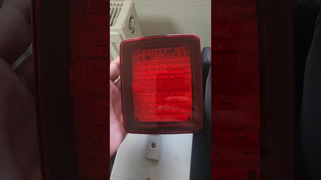LED стоп-габарит с 70 LED светлини, 12-24V, с 2 функции – стоп и габаритна светлина