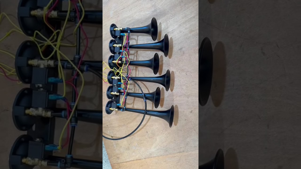 Мощна музикална тромба клаксон с 6 тромби и 20 мелодии, 12V/24V, за автомобил, камион, ТИР, трактор, автобус и др.