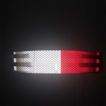 Светлоотразителна рефлекторна самозалепваща се лента фолио  с висока фотометрична мощност 5 m x 5 cm червено - бяло